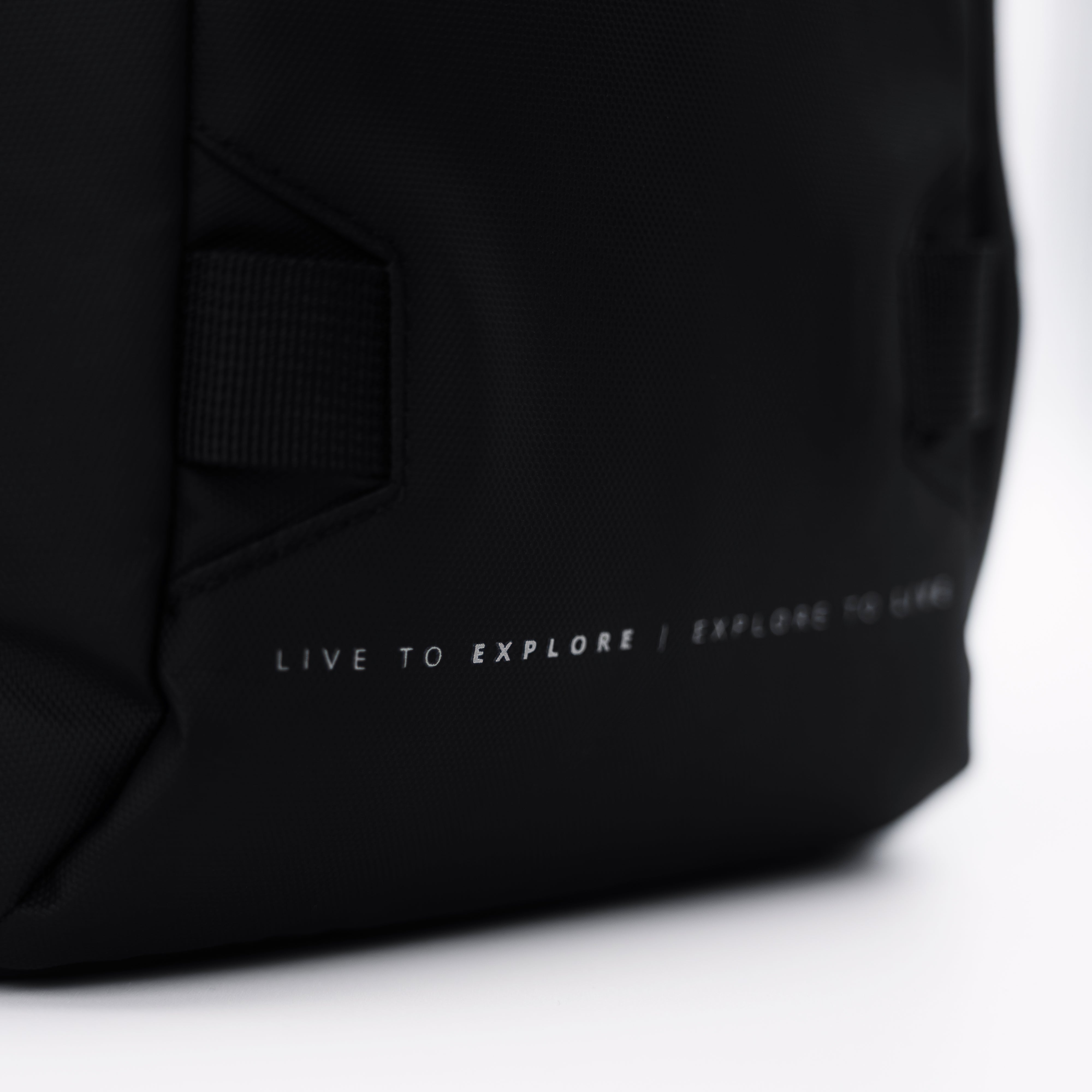 LVSKI "RECON" - 7L Camera Sling Bag